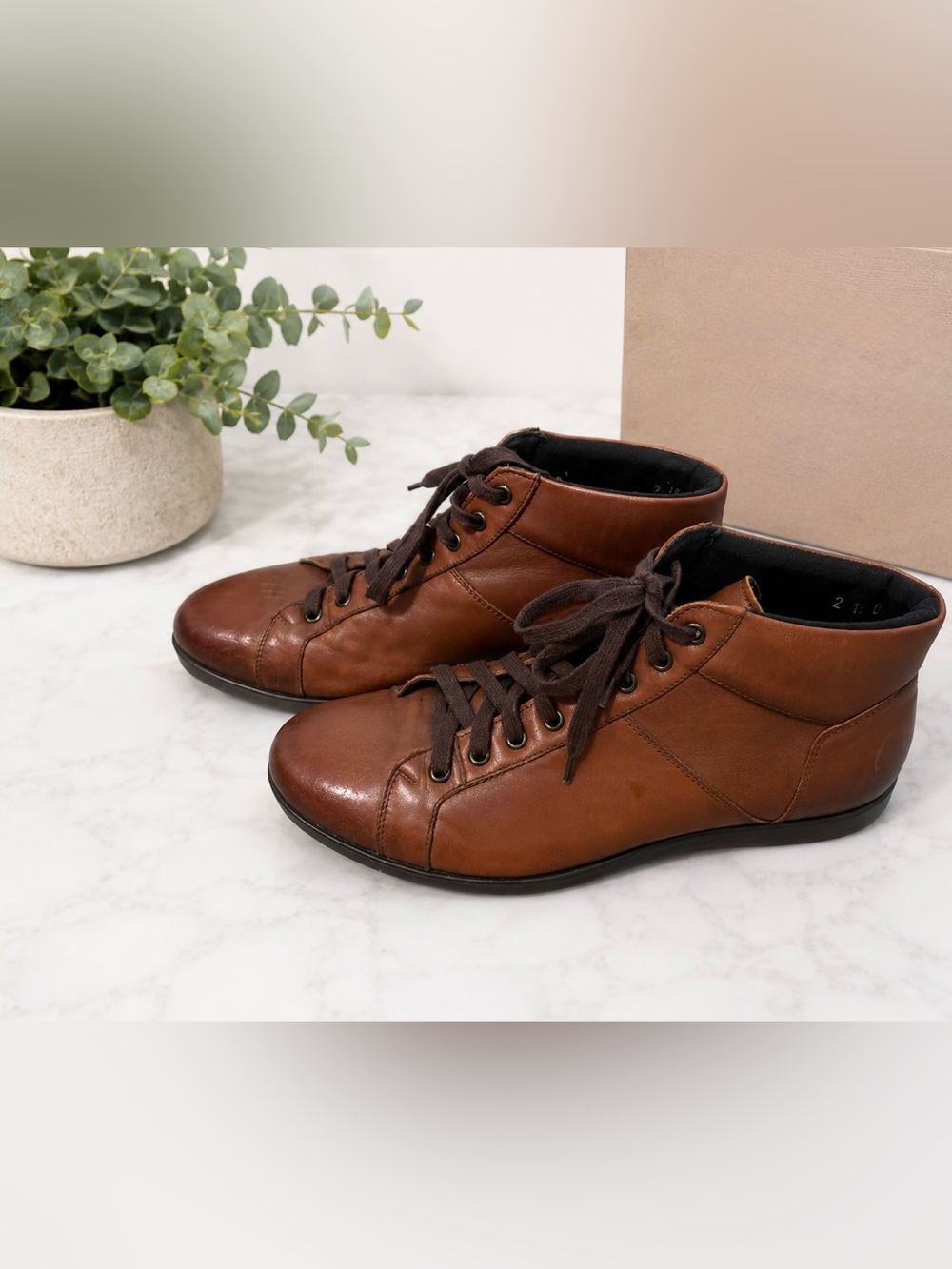 Rylko Men's Brown Leather Lace-Up Chukka Boots